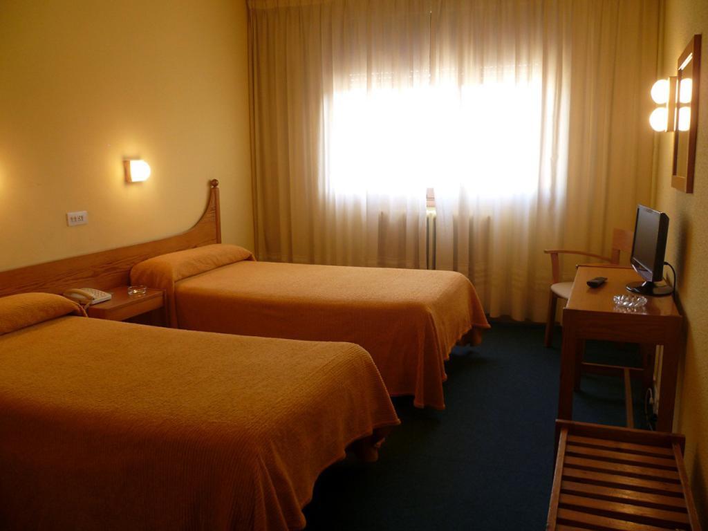 Hotel Pradas Jaca Eksteriør bilde