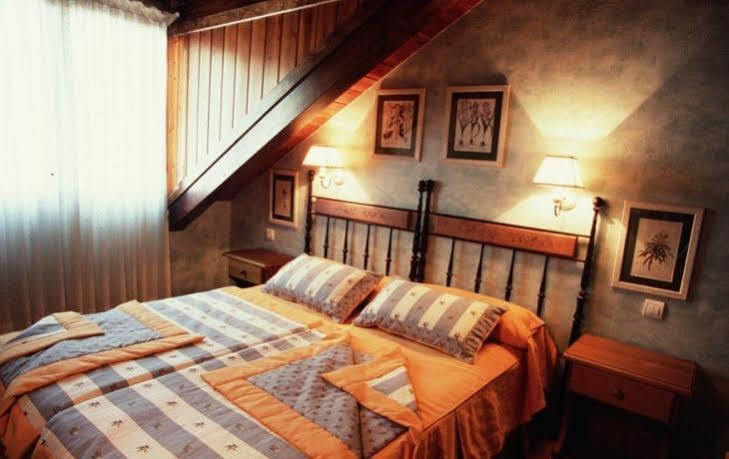 Hotel Pradas Jaca Eksteriør bilde