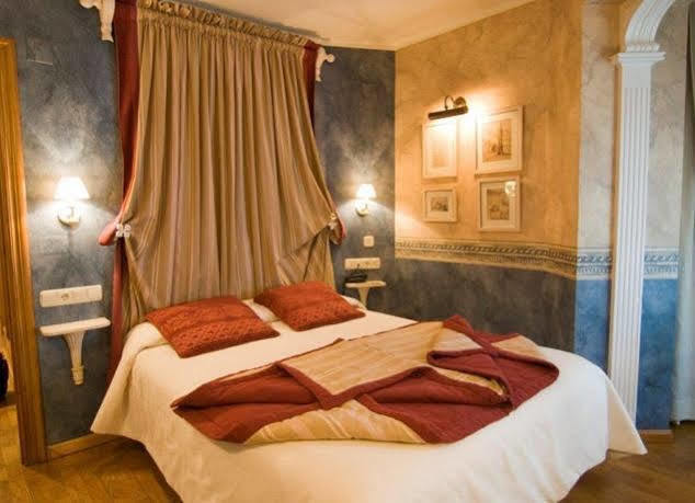 Hotel Pradas Jaca Eksteriør bilde